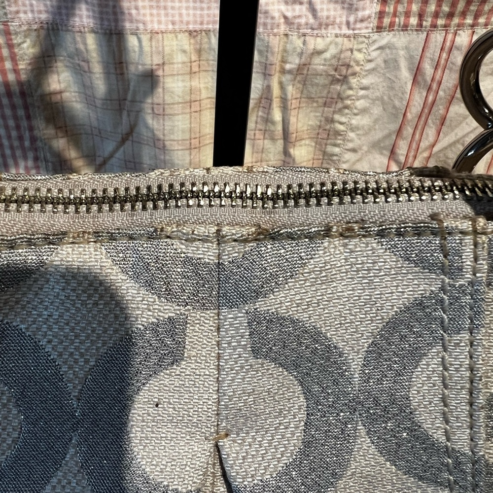 Coach Signature Floral Appliqué Madison Sophia satchel in Light Gray - Picture 3 of 12